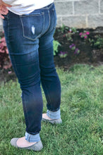Load image into Gallery viewer, Oakley KanCan Distressed Skinny Jeans